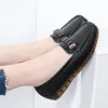 Laarzen 2022 Nieuwe vrouwen flats zomer dikke bodemschoenen met lage hakken slip op platte schoenen vrouwen zachte verpleegsterschoenen