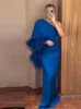 Vrouwen Mode Een Schouder Veren Jurk Elegante Losse Lange Mouwen Split Lange Gewaden Dames Sexy Avondfeest Vestidos 240318