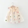 Flicka klänningar sommar baby klänning polka dot små flygande ärmar tulpan broderad fluffig lätt prinsessa