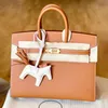 Luxurys klasik mini el çantası yüksek kaliteli tasarımcı çanta kadın pochette deri tote bayan debriyaj üst saplı çanta kayışı crossbody city city iş seyahat omuz çantaları