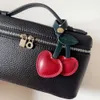 Ny söt 3D Peach Heart Cherry Car Red Pink Love Versatile Bag Pendant Nyckelkedjor för kvinnor