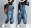 Stora fickor Wide Leg Denim Överaller kvinnor baggy hängslen Bib Cowboy Pants Plus Size Low Drop Crotch Casual Jean Jumpsuits GB02 T7952129