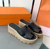 Lyxdesigner tofflor Fashion Thick Bottom Sandals Letter Brodery Slides Lady Platform Wedges Sandal Beach High Heel With Box Size