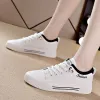 Boots Fashion féminin Hightop Breatping Sneakers 2024 TRENDE BLANC FLAGE CASSOCUSS SPORTS Designer Chaussures de course pour femme Tennis Medames