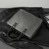 男性用のファッションビジネスブリーフケースワニのパターンレザーハンドバッグ14インチラップトップカジュアルショルダーバッグデザイン男の子ハンドバッグ財布