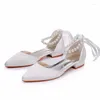 Sapatos de vestido Flat Heeled Pointed Hollow Sandálias Baixa Boca Rasa Branco Cetim Frisado Fita Noiva Casamento