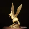 Statua in rame Folk Vecchia Cina FengShui Ottone Anno zodiacale Mosca Cavallo Pegaso Buon auspicio Decorazioni per la casa Statue per la decorazione 240314