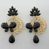 Pendientes colgantes de aleación de Zinc y cristal para mujer, taladros de cristal rojos y negros, regalo de joyería de Navidad, Aretes al por mayor