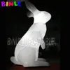 Lapin gonflable géant blanc de publicité personnalisée de 10 mH (33 pieds)/dessin animé animal/lapin de pâques gonflable avec lumière LED à vendre