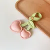 Ny söt 3D Peach Heart Cherry Car Red Pink Love Versatile Bag Pendant Nyckelkedjor för kvinnor