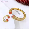 Bangle Luxury Womens Hand Armband Classic Gold Color Dubai Cuff Bangle Elegant utsökta bröllopstillbehör 240319