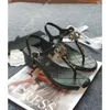 Luxurys designer sko man sandal wnoam glida läder lammskinn thong sandal mode sexig strass metall imitation pärlor tofflor