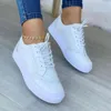 Buty swobodne Sneakers Kobiety płaska trampka wiosenna moda wszechstronna koronkowa piesza zapatos de Mujer Tendencia 2024