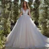 Vintage Arábia Saudita Dubai vestido de baile Vestidos de casamento com mangas compridas Glamourous Lace Appliqued Princesa Igreja Vestidos de Noiva Plus Size Vestidos De Novia YD