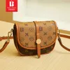 Shop Factory Wholesale Bani Small Bag Women 2024 New Fashion Texture Versatile High End Presbyopia Womens Crossbody Saddle