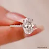 Yu Ying Personalizado Ouro Branco D Cor Oval Corte Moissanite Mulheres Conjunto de Joias de Casamento Anéis Anel de Noivado