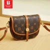 Shop Factory Wholesale Bani Small Bag Women 2024 New Fashion Texture Versatile High End Presbyopia Womens Crossbody Saddle