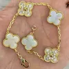 Cleef Four Leaf Van Vanclef Clover Bracelet 2024 Designer de luxo Charm Bracelet Clover Pearl 4 peças 18k colar de ouro brincos casamento laser marca 111q5io9z4wlf