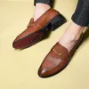 Skor Nya svarta loafers för män Brown Red Sole Square Toe Slipon Solid Business Oxford Shoes for Men Size 3848