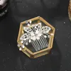 Tiaras Silvery Rhinestone Bridal Hair Comb Handmade Pearl Flower Headdress Wedding Accessories Crystal Jewelry Headwear Women Ornaments Y240319