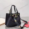 VLT Summer Straw Bag Women Women Square Baske Bag Bag Luxury Loco Tote Designer Beach Bag Bag Bag Rivet Crotgle Crossbod