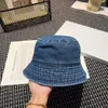 دلو قبعة غير رسمية للجنسين أبعاد النساء مينز مصمم القبعات الفاخرة ذات الأضداد متعددة الاستخدامات شمس الصيف هاتسايسايد بيتش الرياضية ارتداء أزياء متعددة الاستخدامات 2 لون