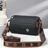 Shoulder Bags Classic Retro Women's Crossbody Bag Stone Pattern Small Barrel Fashion High Capacity Handbag Urban Simple