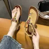 Sandalias de verano 2024, moda informal para mujer, lindas zapatillas de playa planas y cómodas con cuentas y viento de hadas para exteriores