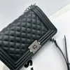 12A Upgrade Mirror Quality Medium Double Flap Bag 25cm Designer äkta läderkaviar Lambskin Bag Classic Black Quilted Purse Handväskor axelguldkedja