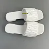 Chinelos de salto baixo feminino claquette slides sliders sandálias de designer de couro moda elegante sapato de couro