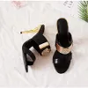 Designer High Heel Sandal Robe Chaussures Bride à la cheville Goujons romains Noir Doré Nude Strip Rivets Femmes Stiletto Block Talon 10CM avec boîte 35-42