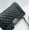 Designer Bag Womens Diamond Lattice Shoulder Bags Caviar CF Flap Le Boy 25 Luxury Shopping Bag Totes Handväskor Crossbody Bags Tote PAG PALLETS Ryggsäck