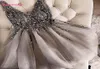 Robes de cocktail courtes en perles de cristal scintillantes robe de soirée grise double col en V sexy mini robes de bal brillantes Abiye Vestidos1498581