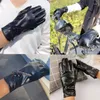 Gants de cyclisme d'hiver pour femmes, en cuir PU, écran tactile, doigts complets, dentelle noire, mitaines à Double boucle, garde au chaud