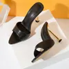 Pantoufles Design d'été étrange femmes mules talons fins sandales tongs bout pointu diapositives chaussures de fête