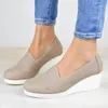 Casual skor 2024 kilar kvinnor sneakers lätta andningsbara damer slip-on fast färg kvinnlig sport zapatillas mujer