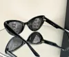 Lunettes de Soleil œil de chat blanc verres gris foncé femmes nuances d'été Lunettes de Soleil Lunettes de Soleil Occhiali da sole UV400 Lunettes