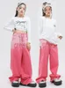 Abbigliamento da palco Kpop Ragazze Abiti da ballo jazz Bianco Crop Top Pantaloni rosa Moda Hip Hpop Costume da performance Adolescenti Abbigliamento di gruppo BL12356