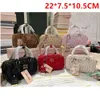 Goedkope Groothandel Beperkte Opruiming 50% Korting Handtas m Familie Iu Dezelfde Stijl Gevouwen Bowlingtas Mode Dames Effen Kleur Eén Schouder Crossbody Lederen Handtas