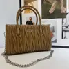 Borsa da donna a buon mercato all'ingrosso con liquidazione limitata con sconto del 50% Borsa da donna con senso del lusso Nuova tracolla a tracolla singola alla moda di grande capacità