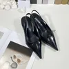 Sapatos de vestido Marcas de Luxo Designer Sandália Salto Alto Salto Baixo Preto Escovado Couro Slingback Bombas Preto Branco Patente Couros 35-40 3.7 01