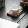 Filiżanki spodki 2pc/set ręcznie malowany stokrotka ceramiczna herbaciana japońska płatek płatka wysoka kubek degustacja herbaty mistrz chazhan kung fu heaset 40 ml