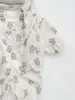 生まれた衣装秋の女の子幼児漫画ウサーンラビットオーバーソウボーイベイビーファッションかわいいベアプリント防水サスペンダージャンプスーツ240307