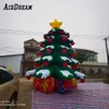 Gros éclairage LED arbre de Noël gonflable géant décorations de bonne année avec coffrets cadeaux et neige sur les feuilles