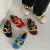 Hbp não-marca novo design chinelos de corrente de ouro ao ar livre mocassim plano casual flip flops apontou toe mules slides calçados sapatos