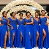 Royal Blue Front Split Brautjungfer Kleider Spitzen Applikationen Afrikanische Mädchen von Ehrenkleid Schwarze Mädchen Boden Länge Hochzeit Gastkleid 298y