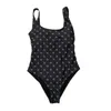 Kvinnors badkläder Luxury Brand Bikini Set Womens Beach Swimsuit Sexig lågskuren Black Split tvådelad baddräkt Push Up Bra 2023 Summer Beach Suit J240319