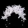 Tiaras Luxury female gifts jewelry wedding jewelry flower hair jewelry handmade pearl crystal hair with white flowers bridal headdress Y240319