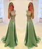 Prom Dresses Plunging V Neck Olive Green Satin Lace Appliques Pärlade illusion Långa aftonklänningar slitage Plus -storlek Formell festklänning3294160