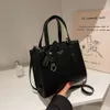 Designer Women's Handbag Store % 60 Vente en gros au détail Livraison gratuite Mariée Mariage Sac pour femme Nouveau mode populaire épaule à main Straddle